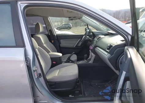 2018 Subaru Forester 2.5I z USA, uszkodzony, nr VIN JF2SJABC7JH512104
